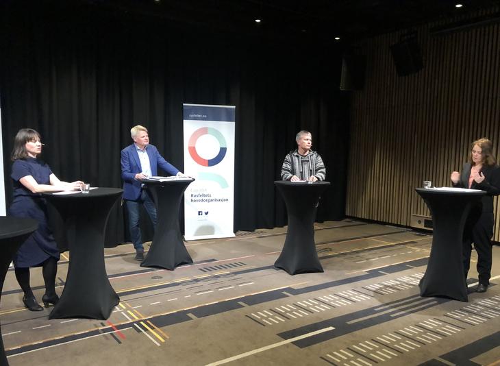 Rina Mariann Hansen (Ap) i debatt med leder Jan Gunnar Skoftedalen, leder i FHN Arild Knutsen og daværende leder i Actis Pernille Huseby, på Fagrådets ruspolitiske seminar 3. mars 2021.